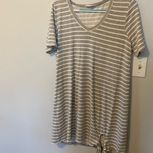 White ask gray T-Shirt dress
